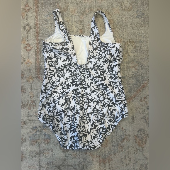 Lands End Womens One Piece Swimsuit Square Neck Black Havana Floral Size 14-16 L - Picture 3 of 8